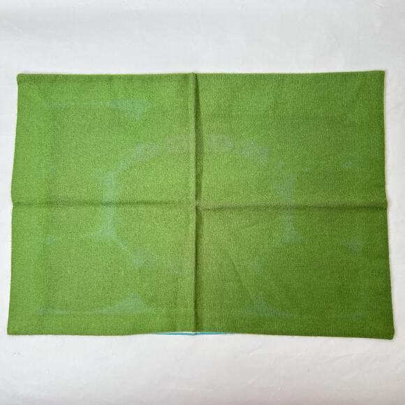 Table Mat Norway Fabric Bodo Landmarks Red Yellow 16x11 Colorful Souvenir Vtg - Picture 8 of 9